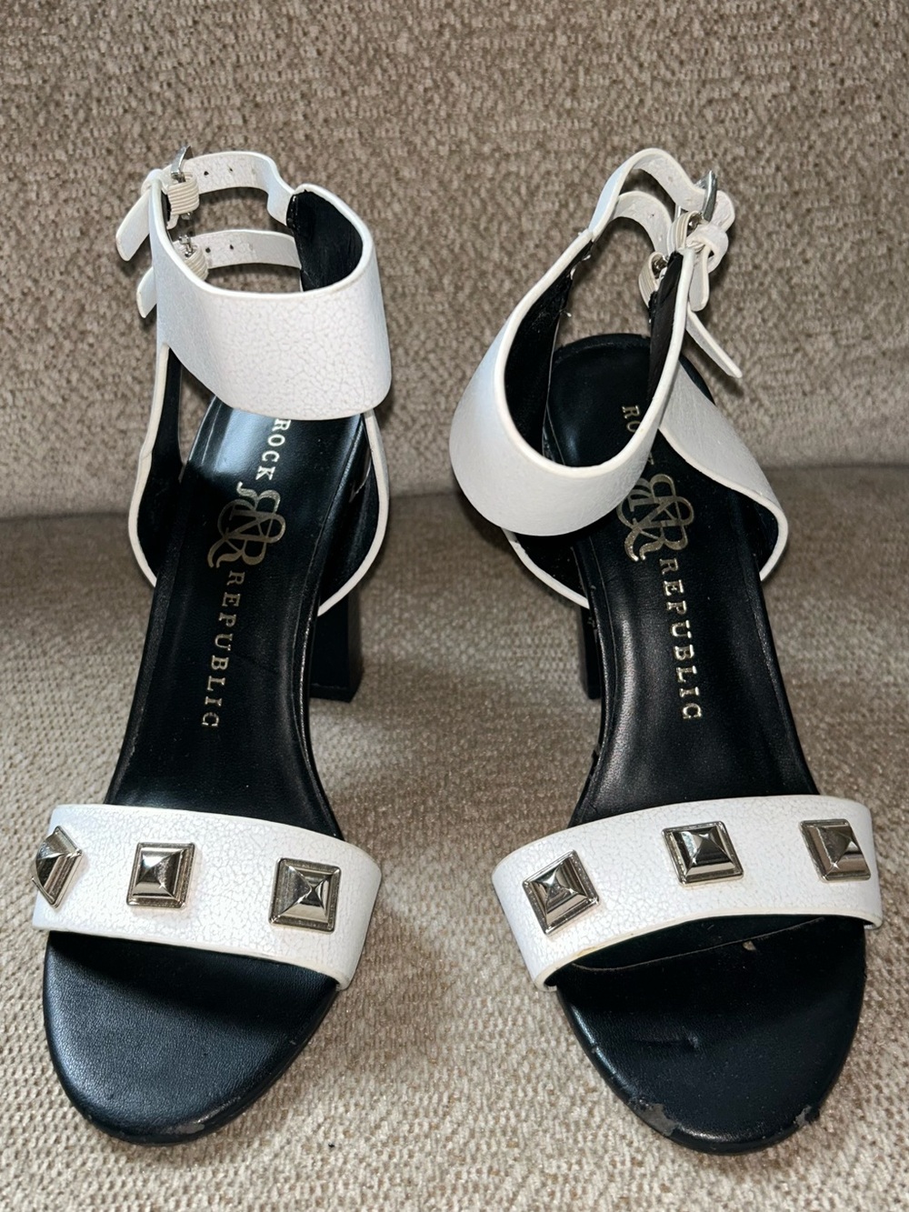 Rock & Republic White Studded Black Block Heel Sandals Silver Studs